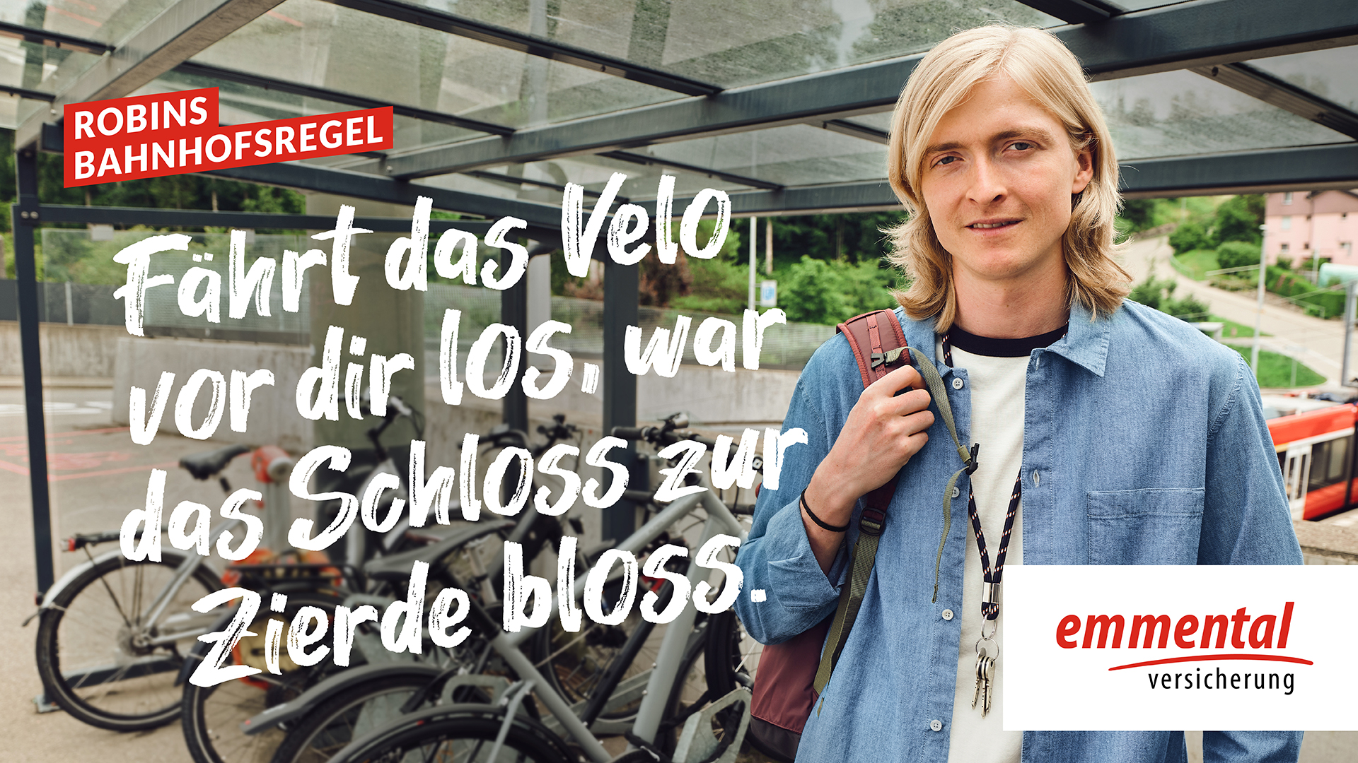 Werbevideo mit dem Slogan "Parke keinen Subaru zwischen Kalb und Mutterkuh.", dass einen jungen Mann mit Jeansjacke zeigt, wie er vor dem Kühlergrill seines Subarus auf dem Boden sitzt.