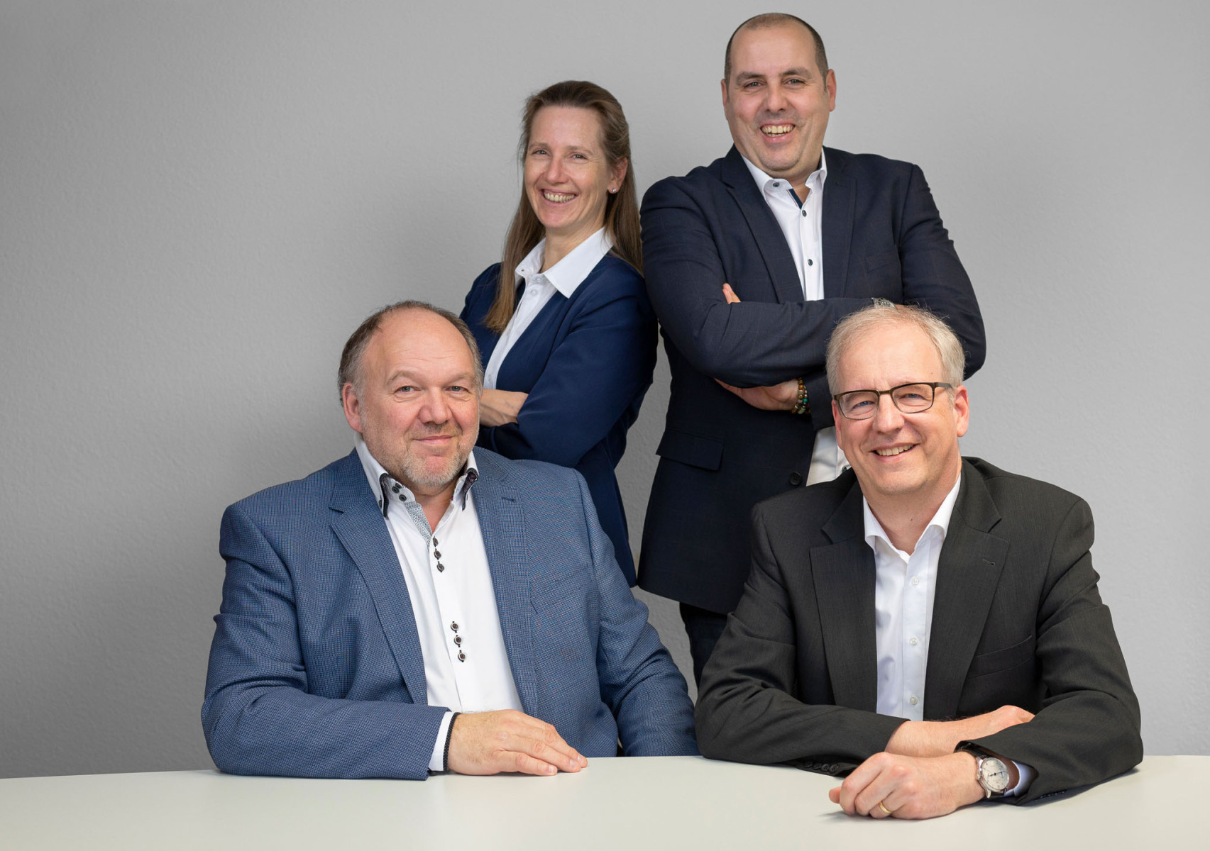 Ein Gruppenfoto der vier Maklerbetreuer der emmental versicherung. 